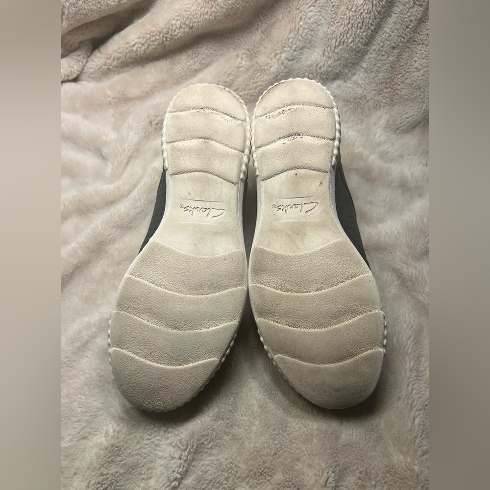 Clarks womens sneaker size 8.5 - Picture 3 of 7